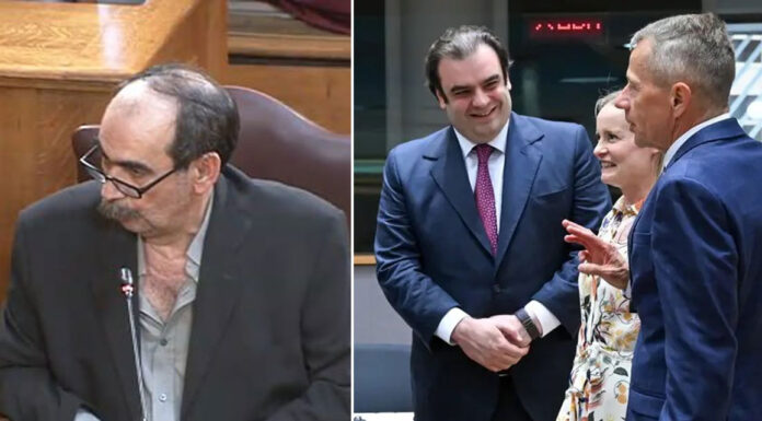 Τα αιώνια διπλά βιβλία μας… Του Ηλία Καραβόλια