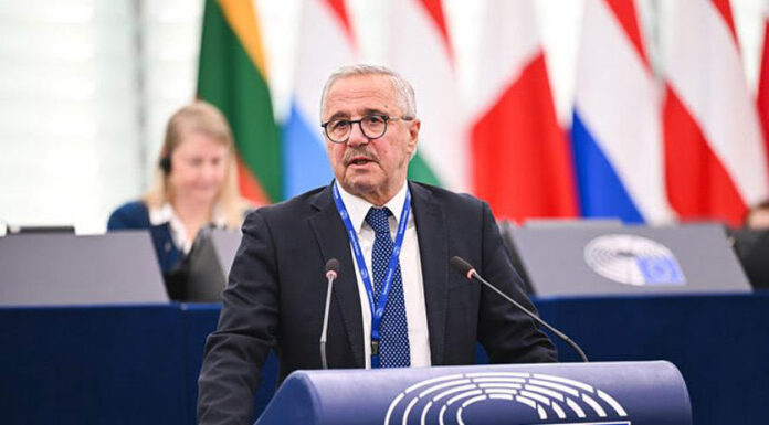 Μανιάτης: Ελλάδα και Κύπρος αμφισβητούν την οικονομική βιωσιμότητα του GSI