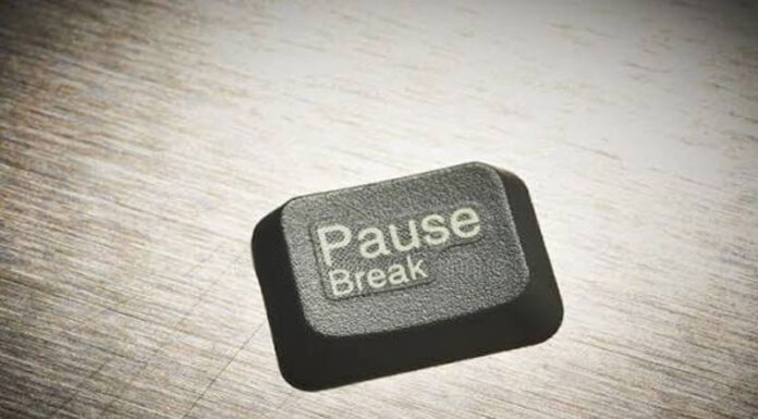 Το pause που είναι έτοιμο να πατηθεί… Του Ηλία Καραβόλια