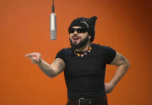 Akylas: Αυθεντικός και απρόβλεπτος. Είμαι υπέρ… Της Μανίνας Ζουμπουλάκη