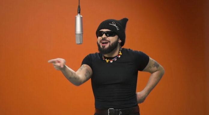 Akylas: Αυθεντικός και απρόβλεπτος. Είμαι υπέρ… Της Μανίνας Ζουμπουλάκη