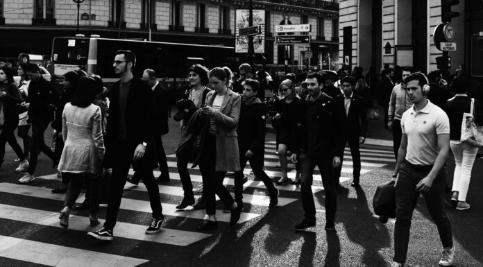 Η κοινωνική συμβίωση είναι ακόμα δυνατή;… Του Πέτρου Ι. Παραρά