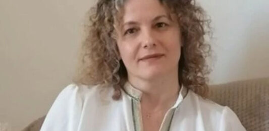 Δημογραφικό: Η Ελλάδα γερνάει και συρρικνώνεται… Της Χαράς Μπαρδάκη