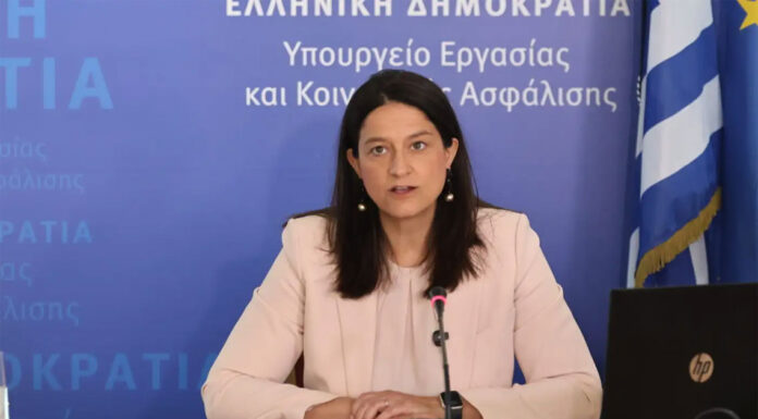 Η εξειδίκευση από τη Νίκη Κεραμέως για την αύξηση του κατώτατου μισθού στα 920 ευρώ – Πώς διαμορφώνονται οι μηνιαίες απολαβές, αναλυτικά παραδείγματα