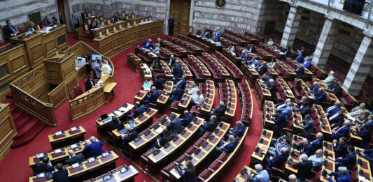 Πώς ο κομματικός κατακερματισμός ναρκοθετεί τη διακυβέρνηση… Της Σώτης Τριανταφύλλου