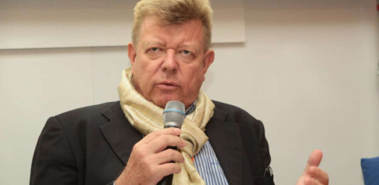 Η τεχνητή νοημοσύνη αλλάζει τη δημοσιογραφία… Του Ρόναλντ Μεϊνάρντους