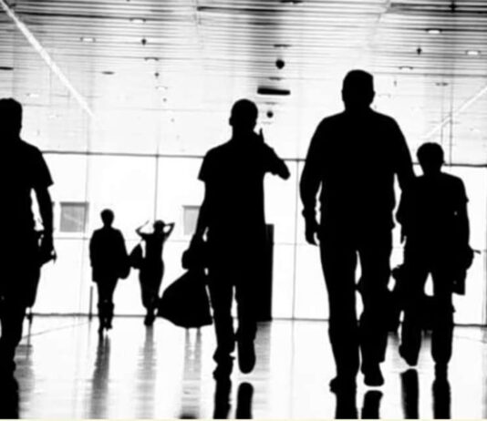 Γιατί 7 στους 10 νέους Έλληνες ζουν στο πατρικό έως τα 31… Του Δημήτρη Σταμούλη