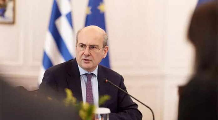 Χατζηδάκης: Προτιμούμε την αυτοδυναμία, αλλά δεν έχουμε κλείσει την πόρτα σε συμμαχίες