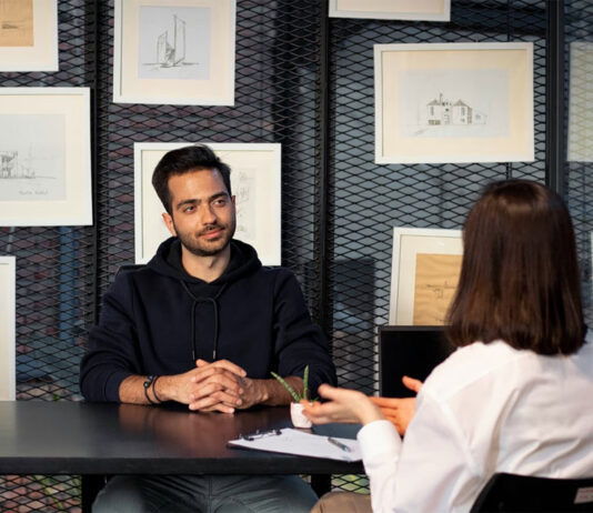 Η AI μπαίνει δυναμικά στις συνεντεύξεις εργασίας – Τι περιμένουν να ακούσουν οι εργοδότες