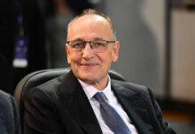Καριέρες πλουτισμού σε στημένη χώρα… Του Ηλία Καραβόλια